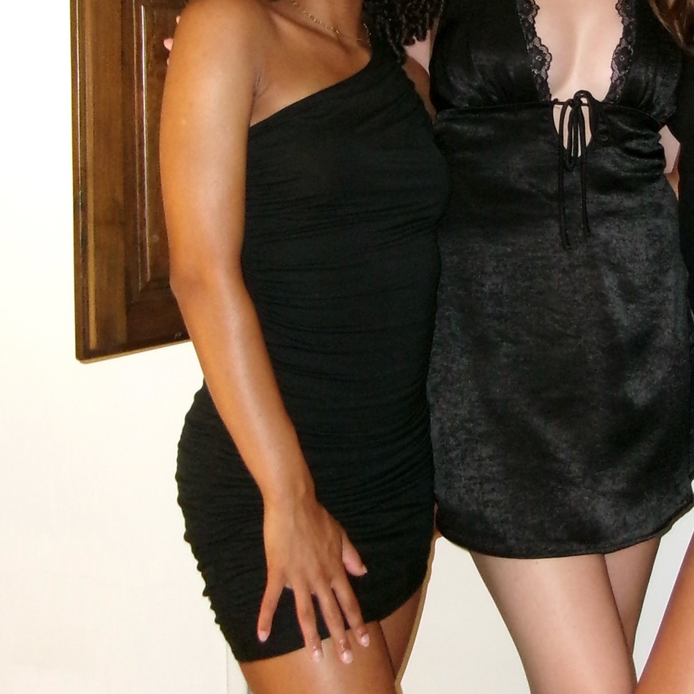 black ruched one shoulder bodycon mini dress!
